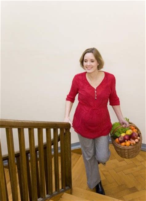 孕妇爬楼梯有助于胎儿入盆吗