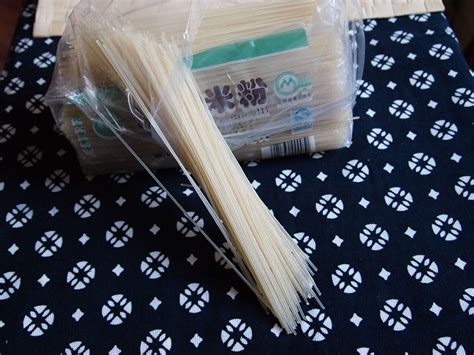 在云南普洱吃米线,夏天可以怎么吃米线