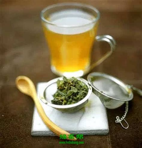 凉水泡绿茶泡多久,冷泡绿茶的做法
