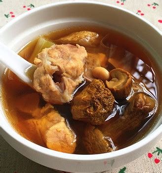鲜虾松茸菌菇汤,松茸菌牛骨汤