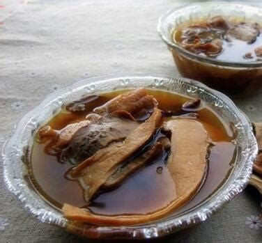 一碗山珍菌汤一炖就是14年 松茸牛肝菌汤的功效与作用