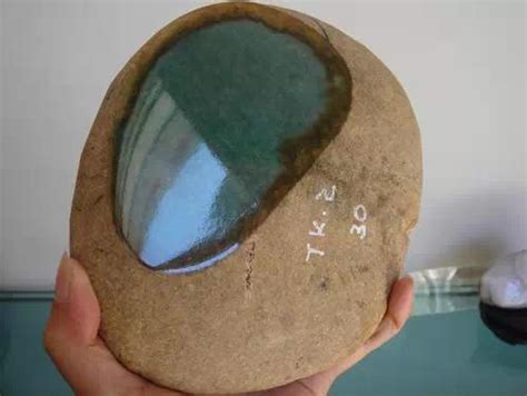 什么叫翡翠原石的种类,一分钟教你学会看翡翠原石的种