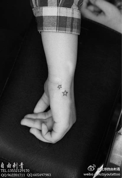 纹身小图案女纹哪边手,适合女生的手背手指小纹身