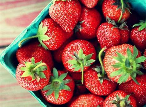 白色草莓和红色草莓的区别