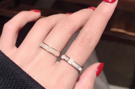 左手食指戒指 代表什么意思,戒指戴在哪个手指代表什么