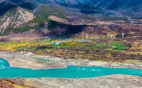 《中国国家地理》评选的中国最美乡村之首——丹巴藏寨