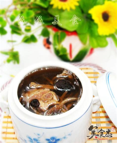姬松茸茶树菇排骨汤做法,周末和美味的姬松茸茶树菇瘦肉汤更配哦