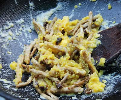 用泥盐鸭蛋怎么做好吃,腌制咸鸭蛋的2种做法