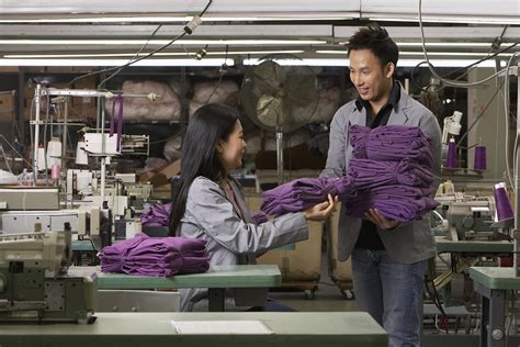 小型服装加工厂一般有多少人员,在石狮开服装加工厂有哪些注意事项