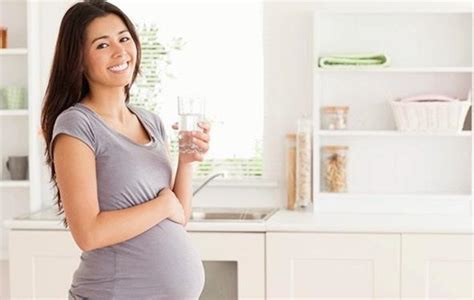 孕期饮水，什么时候多喝，什么时候少喝，什么水不能喝