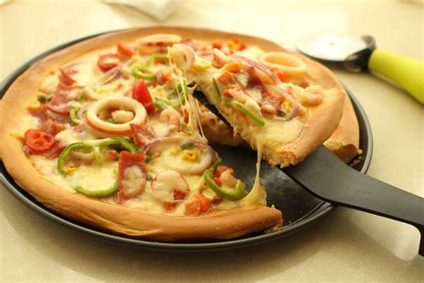 披萨的菜谱,披萨上面的馅是怎么做的
