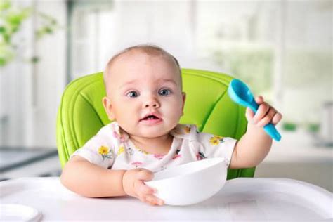 婴儿西兰花辅食怎么做好吃,宝宝辅食西兰花泥的做法
