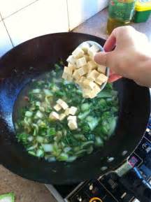海蛎子炖酸菜的家常做法,黄蚬子炖酸菜怎么做好吃