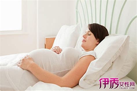 孕38周见红但肚子不痛多久生