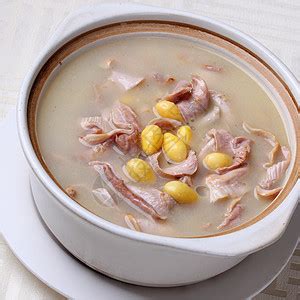 板栗松茸炖鸡汤的做法,松茸板栗猪骨