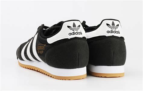 ADIDAS为什么分阿迪达斯和三叶草两个品牌?