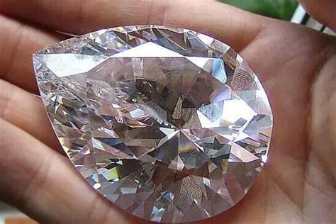 什么切割的钻石,钻石是世界上最坚硬的宝石