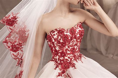中国十大婚纱品牌价格是多少,世界十大绝对不可不知的婚纱品牌
