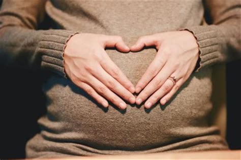 怀孕初期乳房有针刺感
