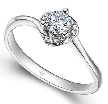 浪漫玫瑰金订婚戒指,玫瑰钻戒寓意是什么意思