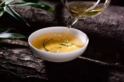 绿茶茶垢多少跟茶叶好坏,盖碗底部总是容易积茶垢