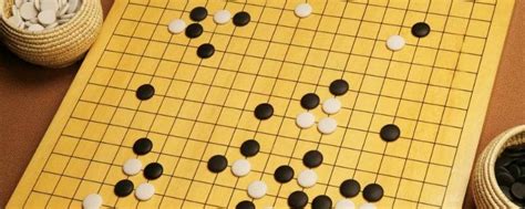 围棋棋盘由纵横多少道线画成?