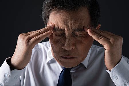 头痛得难受的说说