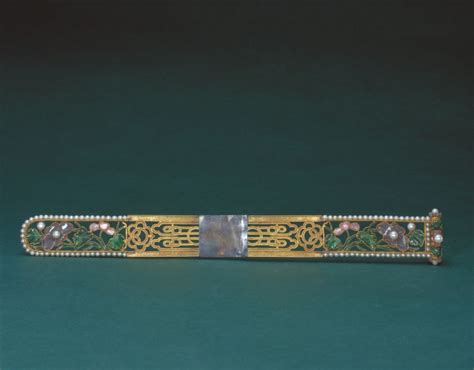 广州紫尖晶石镂空千足金镶嵌工本费是多少,千足金镶嵌珠宝首饰真的好吗