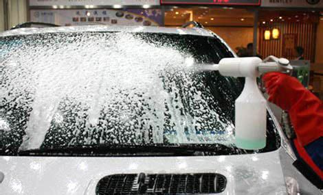 汽车用水蜡还是洗车液好?