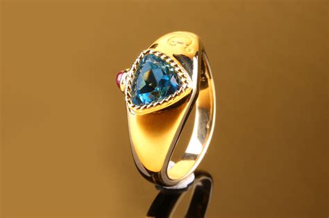 结婚戒指和高级首饰,蓝宝石戒指多少