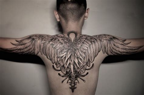 男人怎样纹身才显得高级,天使纹身图案男