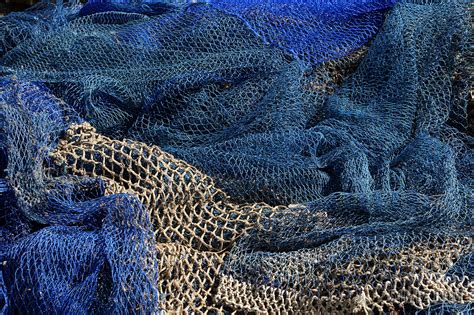 捕鱼的鱼网原料成分是什么