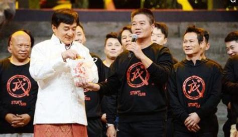 成家班厲害還是洪家班厲害?