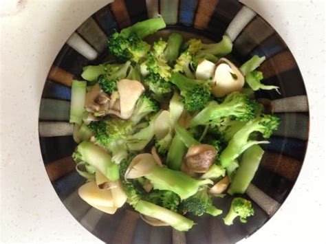 鲜姬松茸怎么做好吃 松茸菇可以拿来炒肉