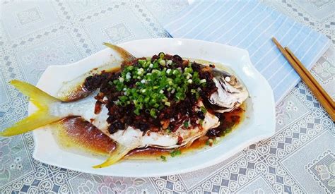 土豆虾怎么做好吃又简单又好吃,蟑鱼海虾土豆怎么做好吃