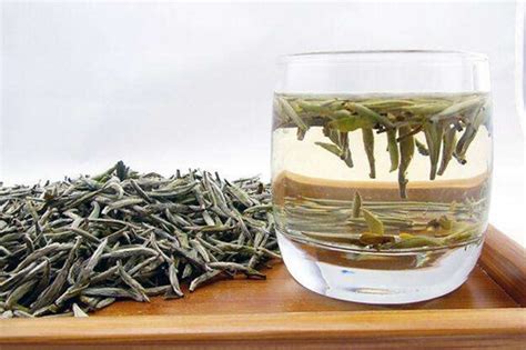 每天用茶水代替水有什么危害吗,喝白茶需要什么茶具