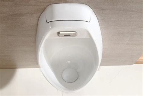 小便感應(yīng)器不關(guān)水怎樣修理