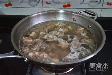 史上最好吃的清补羊肉锅做法。,清补羊肉怎么处理