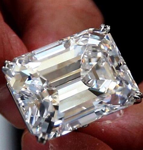 30万能买多少克拉的钻石,1克拉的钻戒有多大