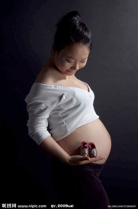 欧洲女兵孕妇图片