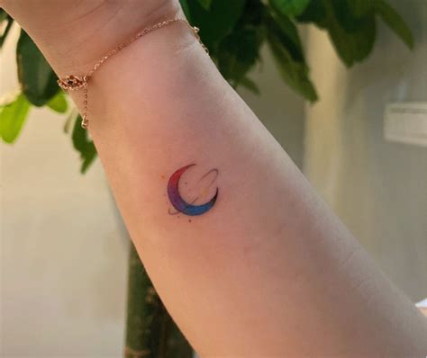 半月亮半太阳纹身图,纹身图案寓意详解