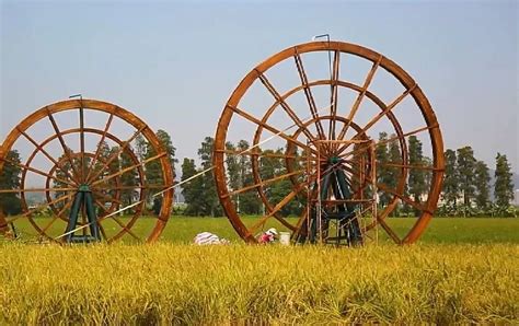 中国古代水车用于提水灌溉工具最早出现于哪个朝代