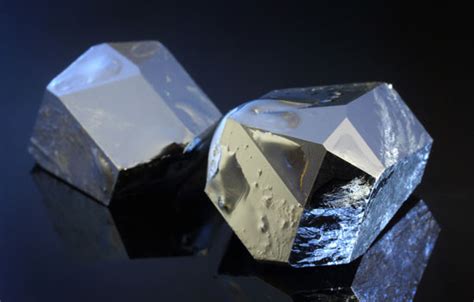 水晶分什么种类,水晶以什么颜色种类最为珍贵