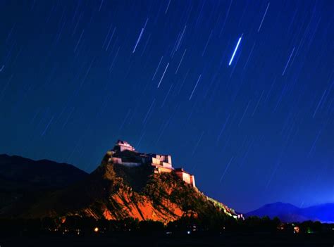 西藏这些“山顶上的宫殿”，为何大多建在山崖之上