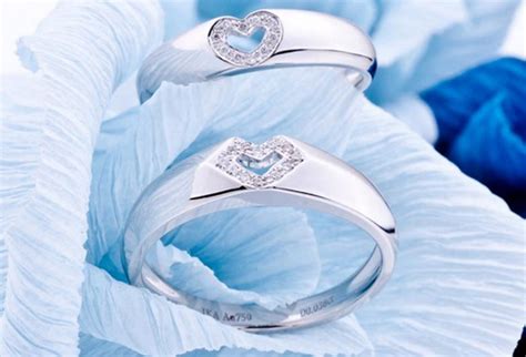 婚戒买什么材质比较好,热恋的情侣带什么材质戒指