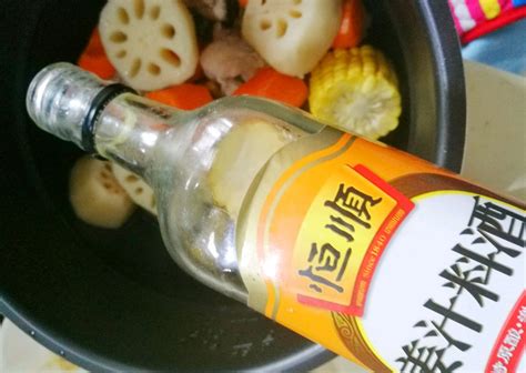 排骨莲藕炖玉米怎么做好吃,夏天想买排骨炖汤喝