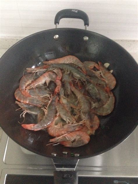 鲜嫩美味的油焖虾做法,油焖虾的头怎么处理