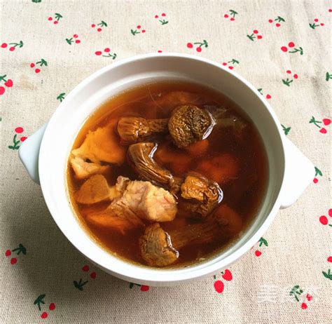 新鲜松茸炖汤会有气味吗,干松茸为什么有股怪味
