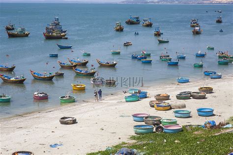 一个同时拥有沙漠和海边的地方，被称为越南“最美小渔村”