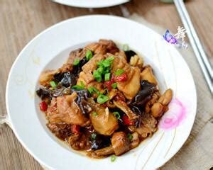 滑子蘑姬松茸炖鸡 全蘑菇火锅料理